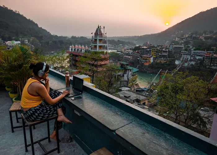 Bunkstay Coworking Hostel & Glamping Tapovan